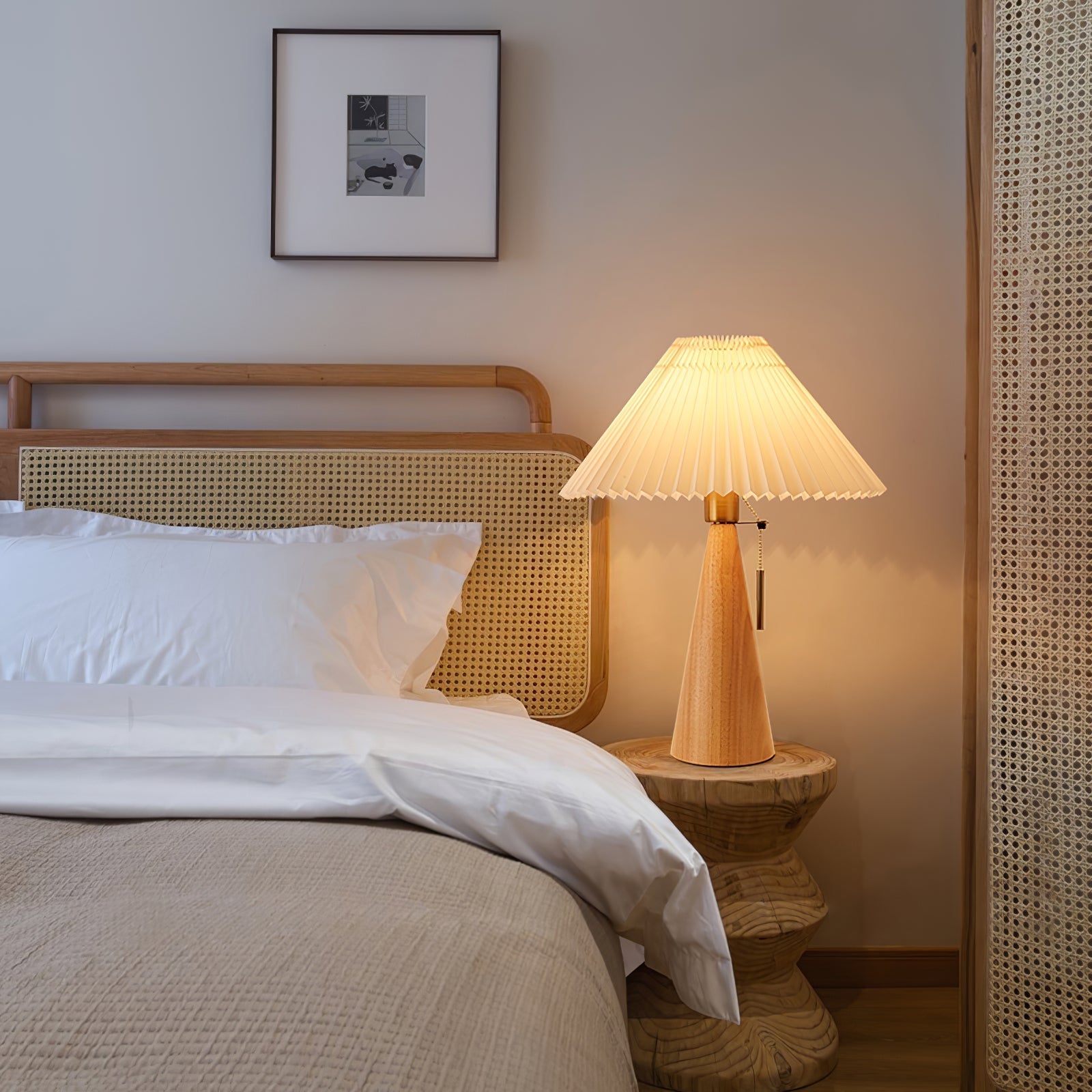 BowLift | AntiqueRadiance – Elegant Wood and Metal Table Lamp