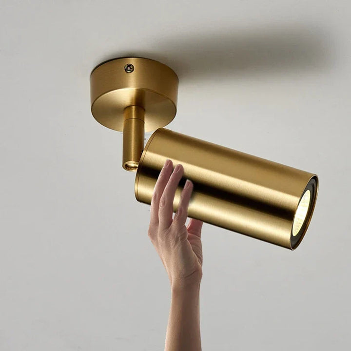 Modern swiveling LED ceiling light in gold – Adjustable lighting for living and working areas | Bowlift