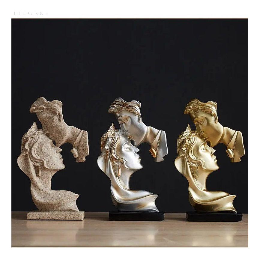 Sweet Kiss - Forehead-kissing Love Couple Statue | Bowlift