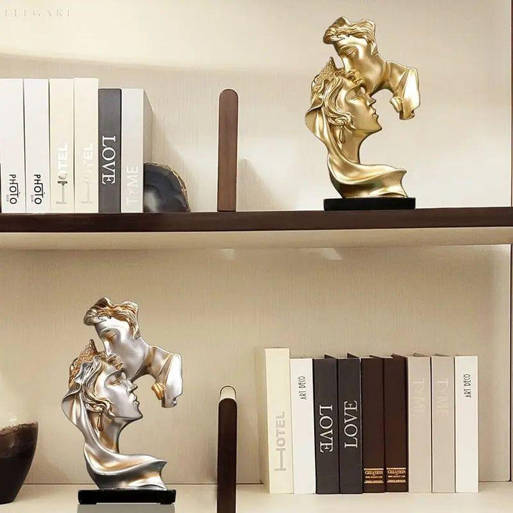 Sweet Kiss - Forehead-kissing Love Couple Statue | Bowlift