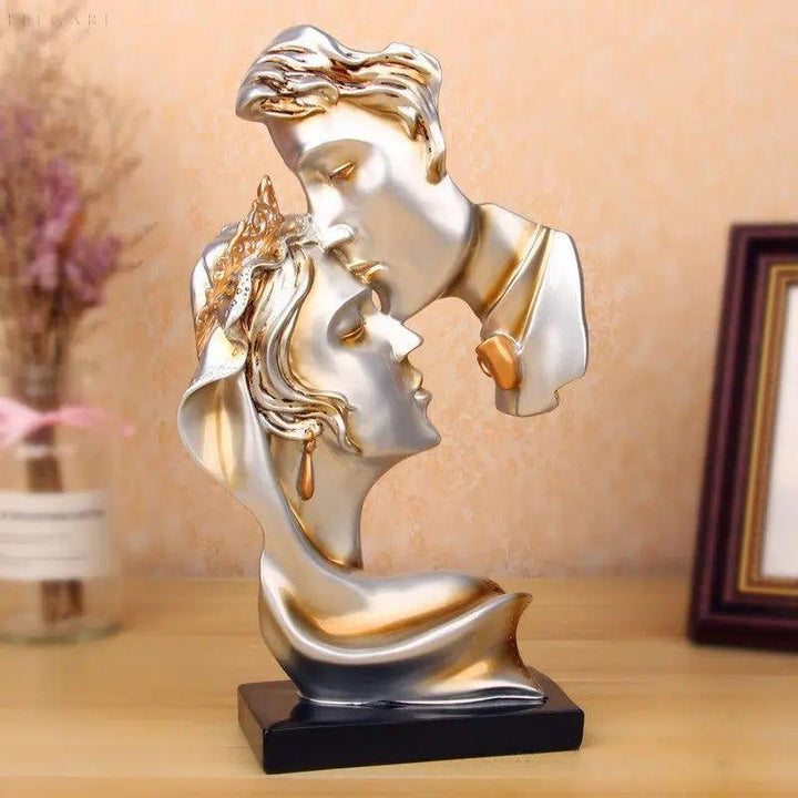Sweet Kiss - Forehead-kissing Love Couple Statue | Bowlift