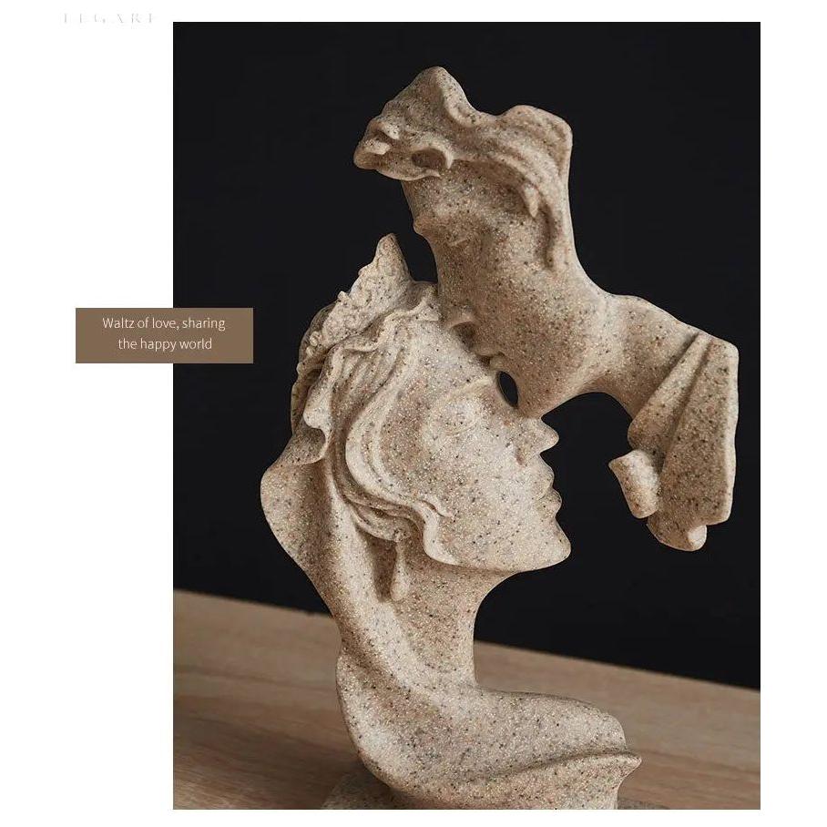 Sweet Kiss - Forehead-kissing Love Couple Statue | Bowlift