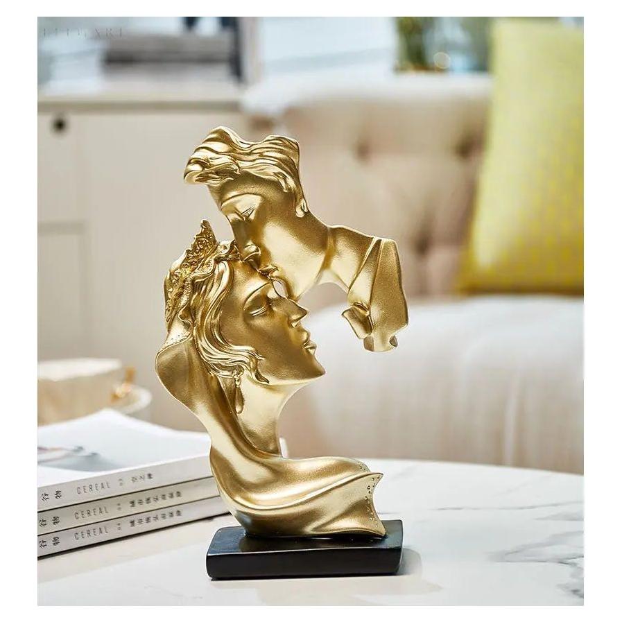 Sweet Kiss - Forehead-kissing Love Couple Statue | Bowlift