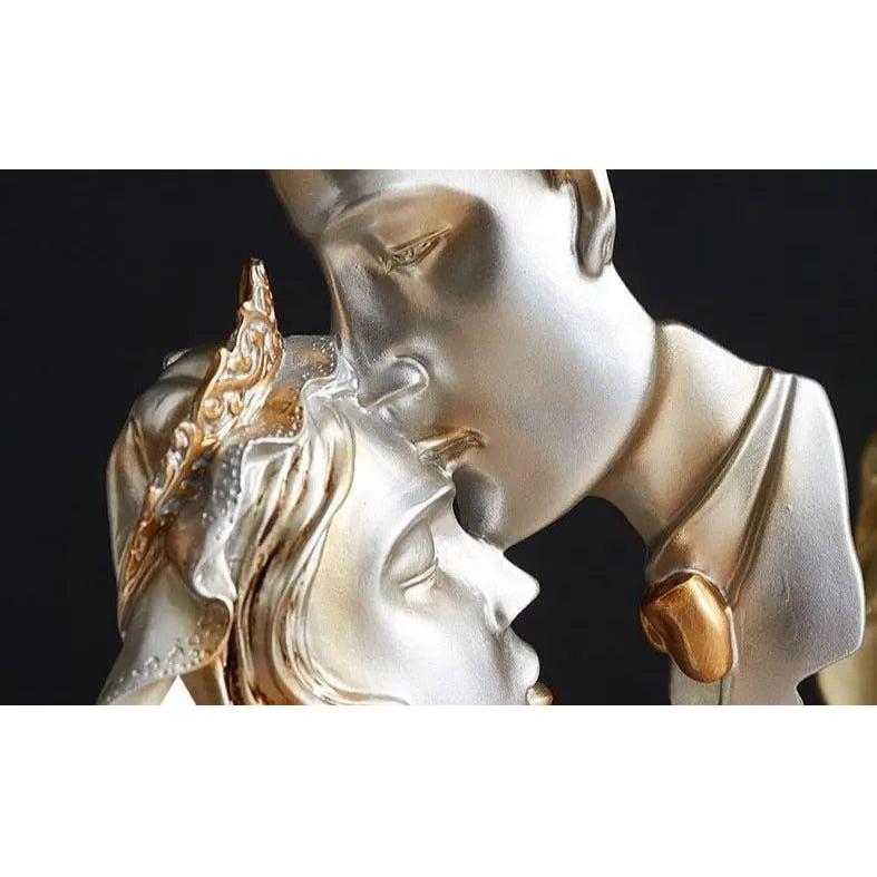 Sweet Kiss - Forehead-kissing Love Couple Statue | Bowlift