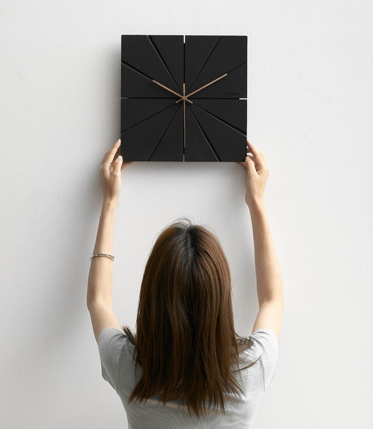 BowLift | Modern decorative wall clock with silent movement