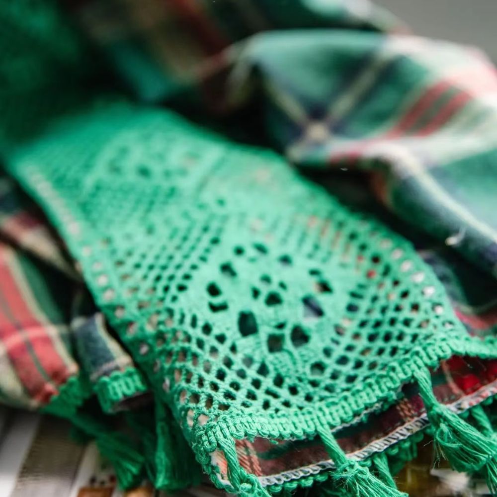 BowLift | Tartan Crochet Lace Tassel Curtain