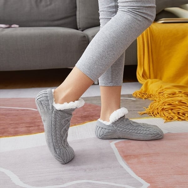 FluffySafe - Luxury Slippers with Non-Slip Sole Bowlift