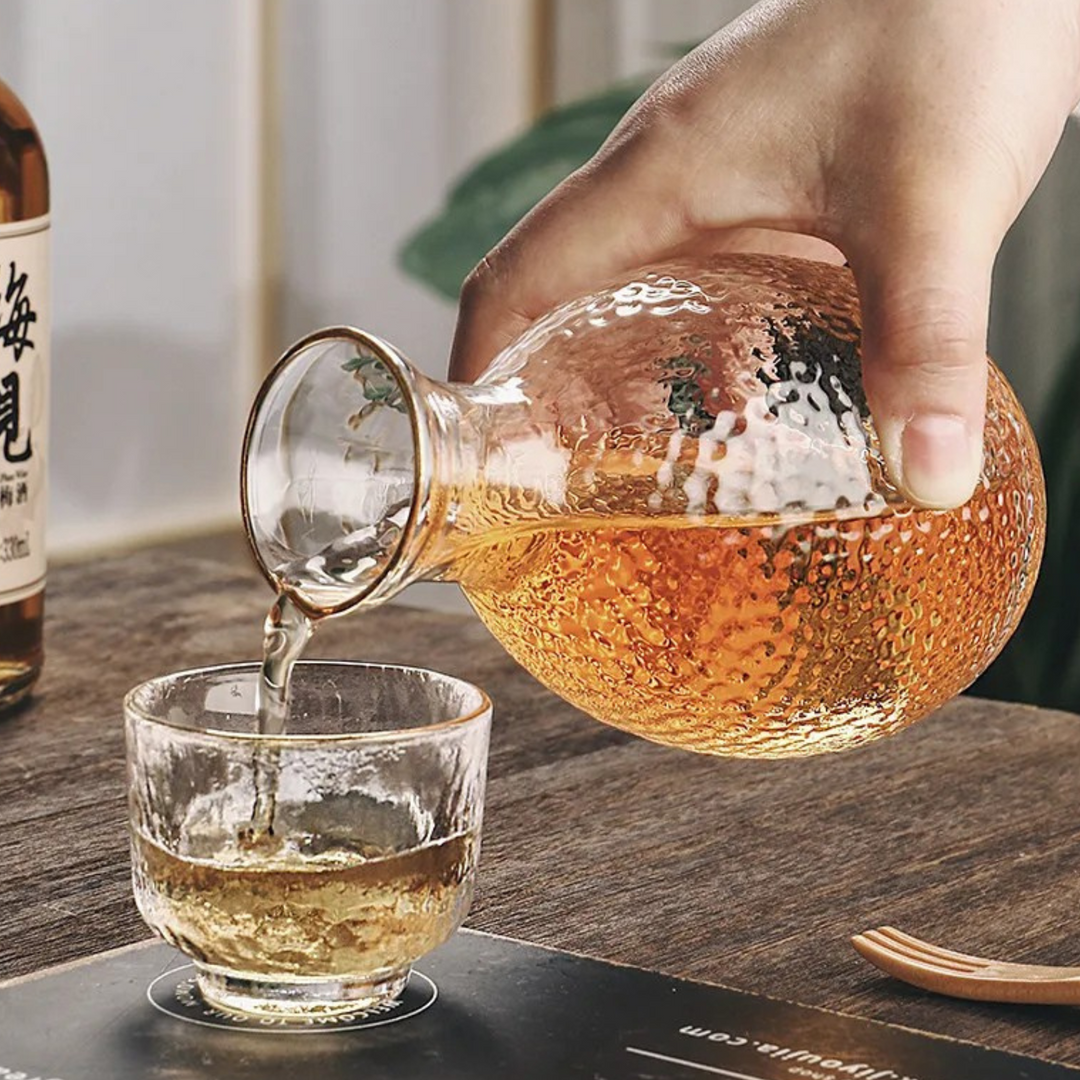 Japanese Sake Set made of glass – Elegant carafe with cups | Perfect for wine, whisky & liqueur | Bowlift
