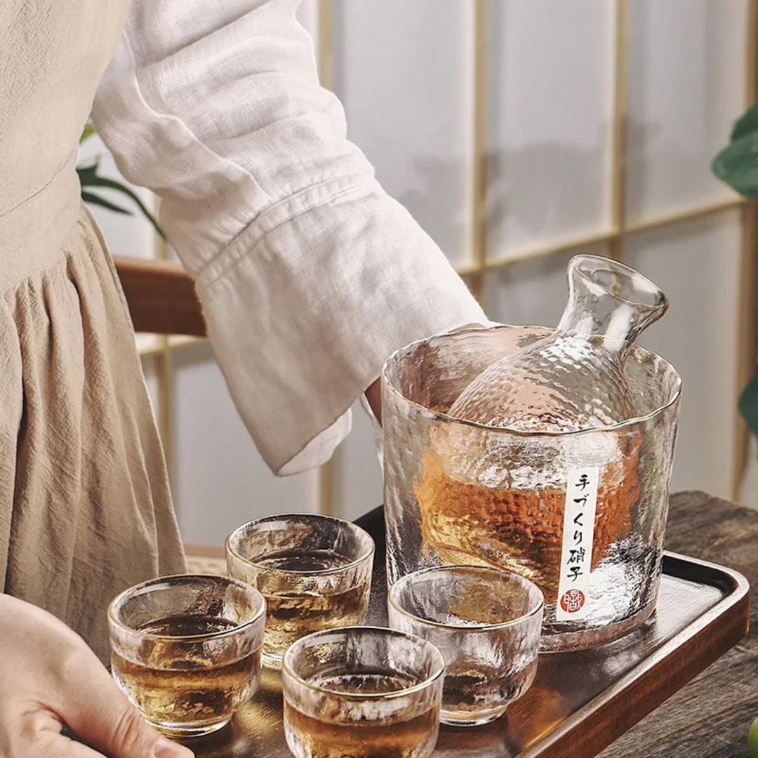 Japanese Sake Set made of glass – Elegant carafe with cups | Perfect for wine, whisky & liqueur | Bowlift