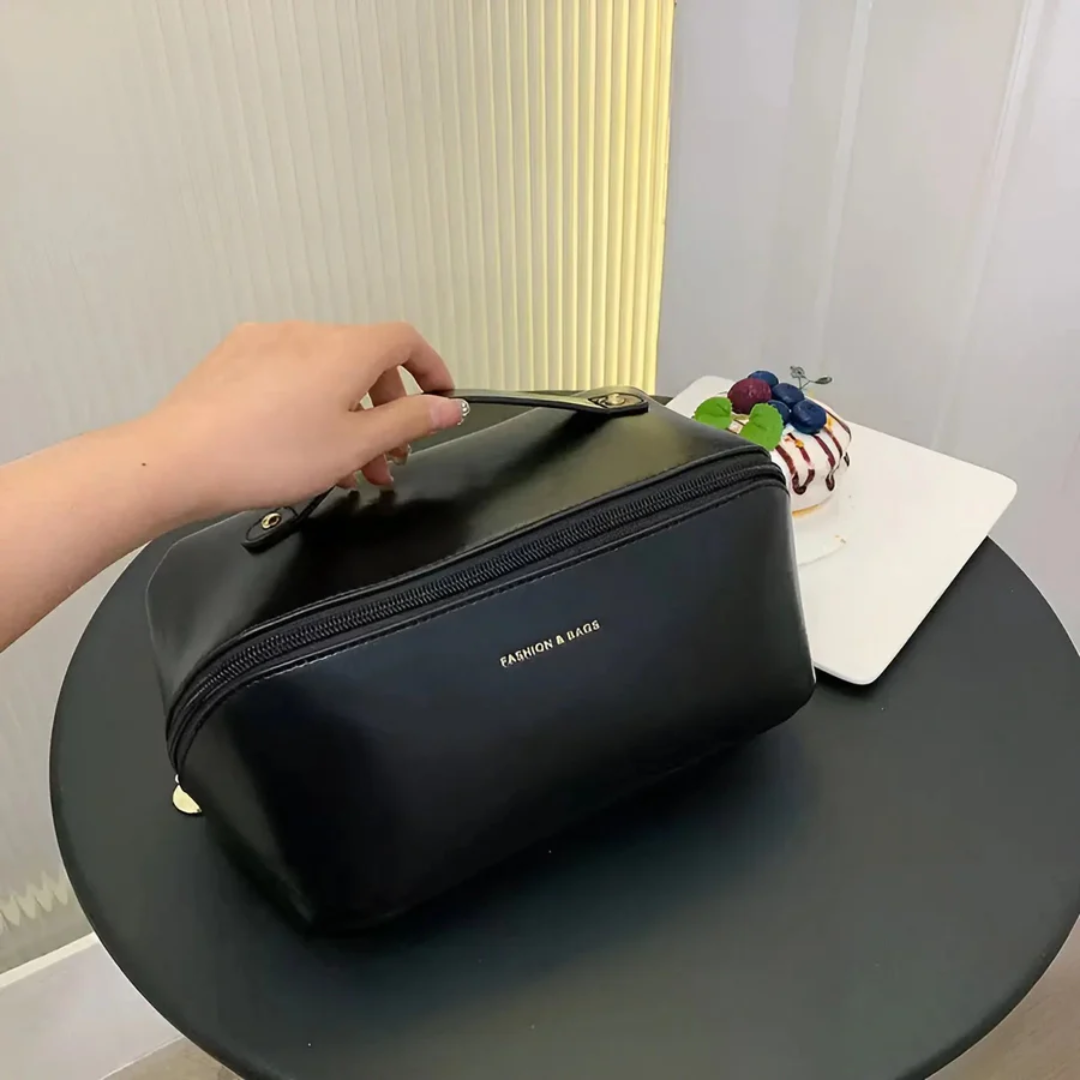 Waterproof Cosmetic Bag - BeautyGuard | Bowlift