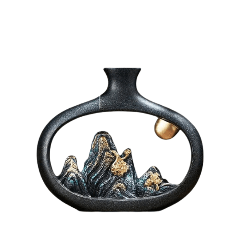 BowLift | Detailed mountain patterns in an elegant vase