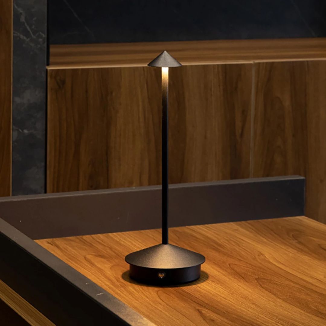 Robyn Arrow LED Table Lamp | Bowlift