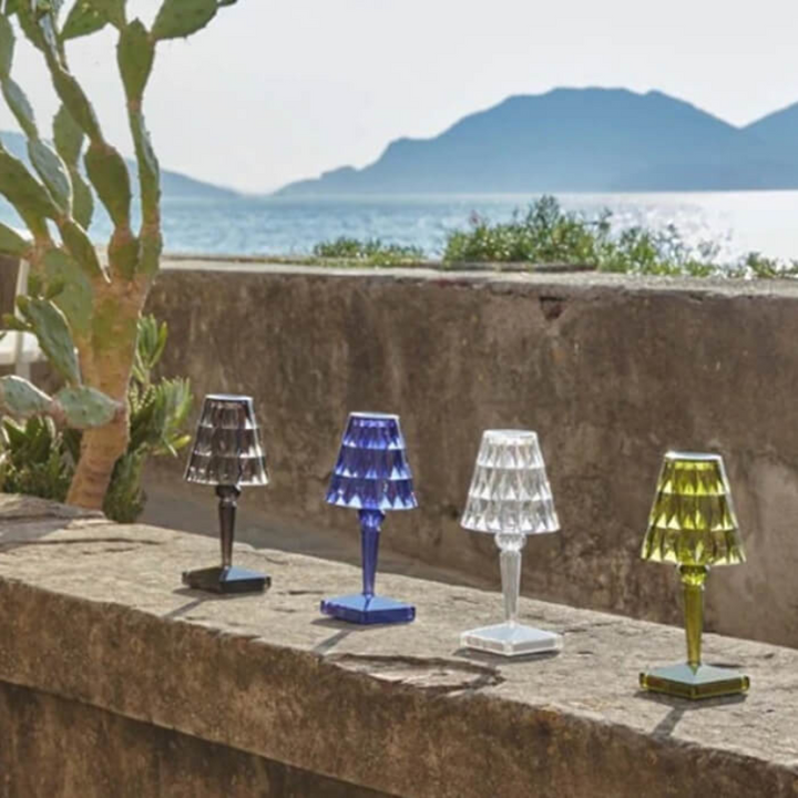 Chic Table Lamp with Crystal Design - CrystalLuxe | Bowlift