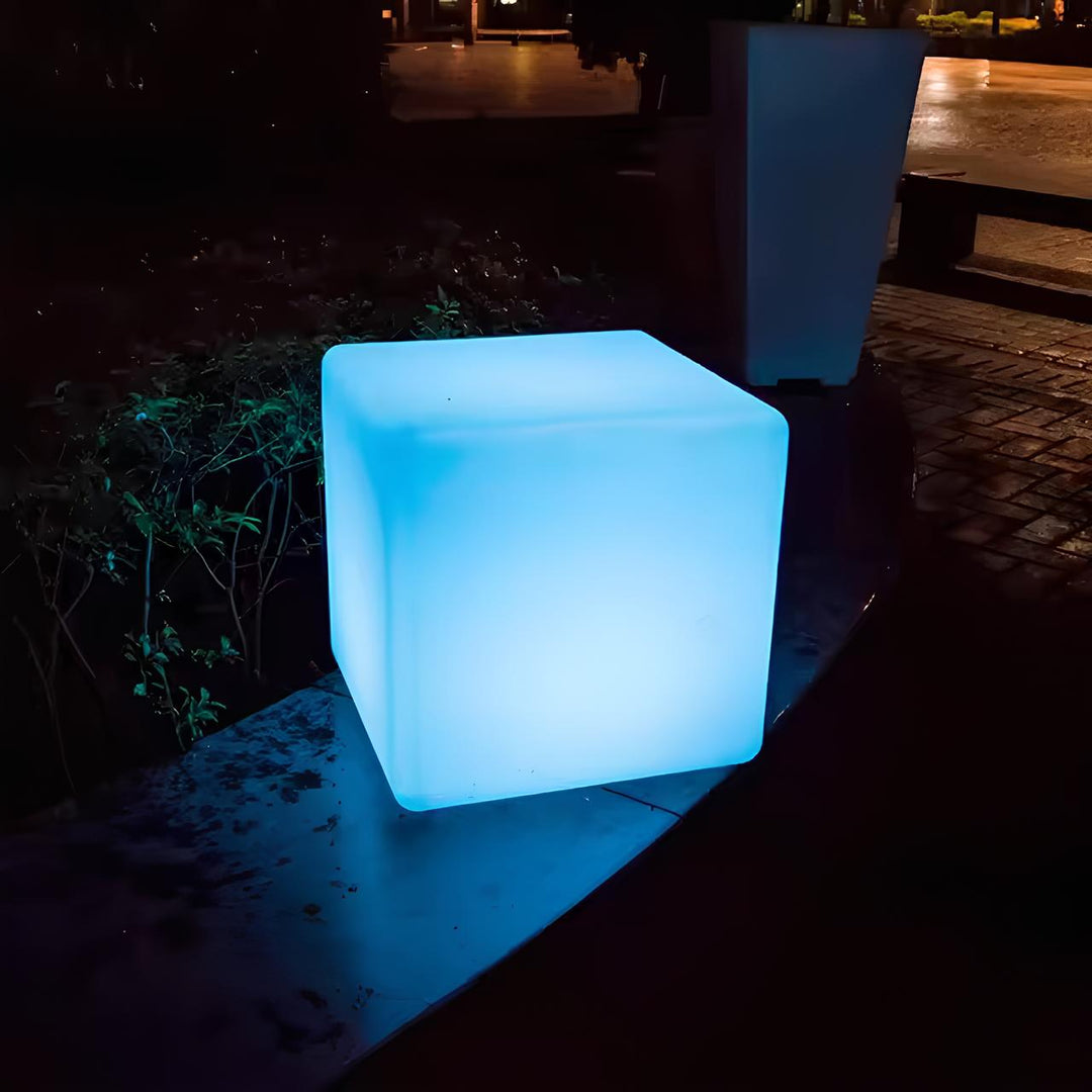 BowLift | Cubic Garden Light