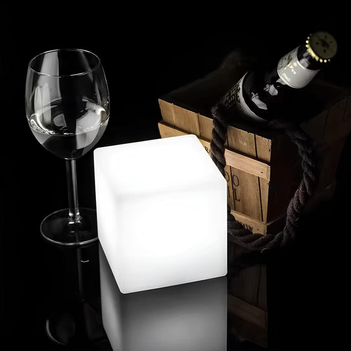 BowLift | Cubic Garden Light