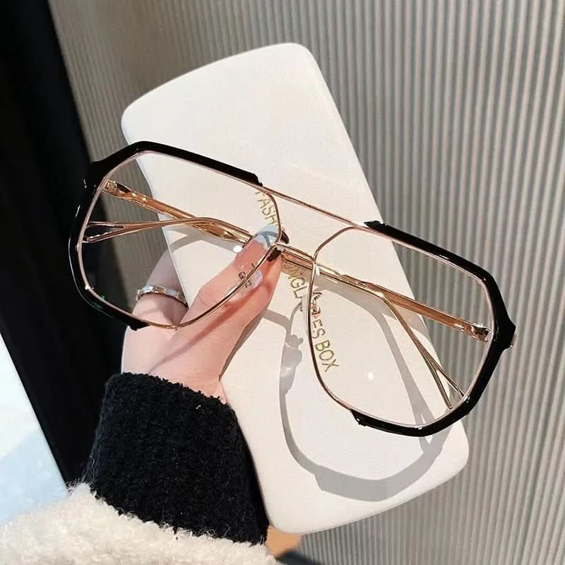 BowLift | Square women's sunglasses with UV400 & colour change lenses