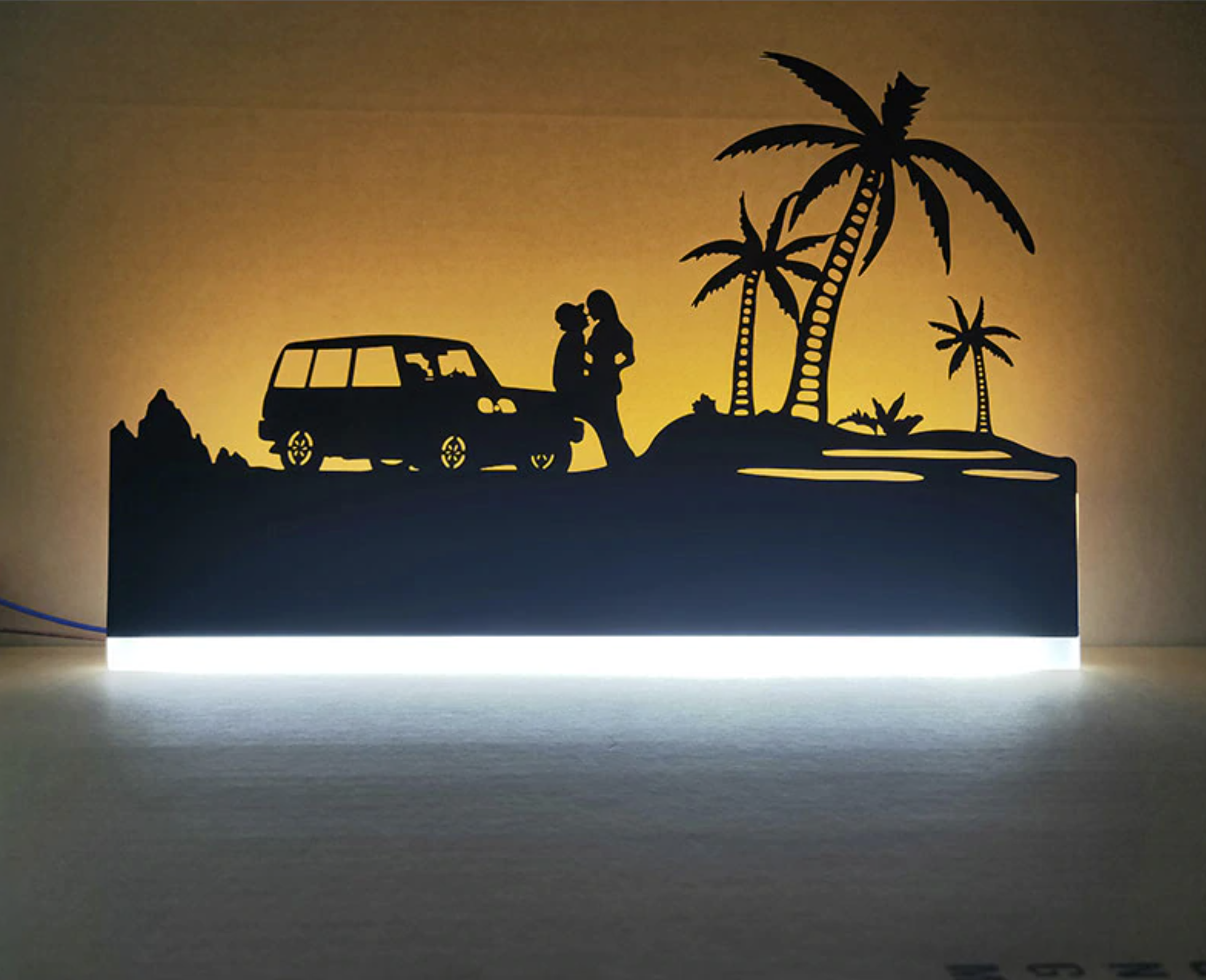 BowLift | Wall lamp with versatile design