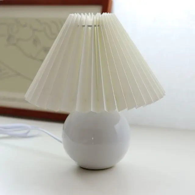 BowLift | Luminous Heritage: Vintage Table Lamp with Pleated Shade – Elegant Antique Retro Nightstand Lighting Solutions