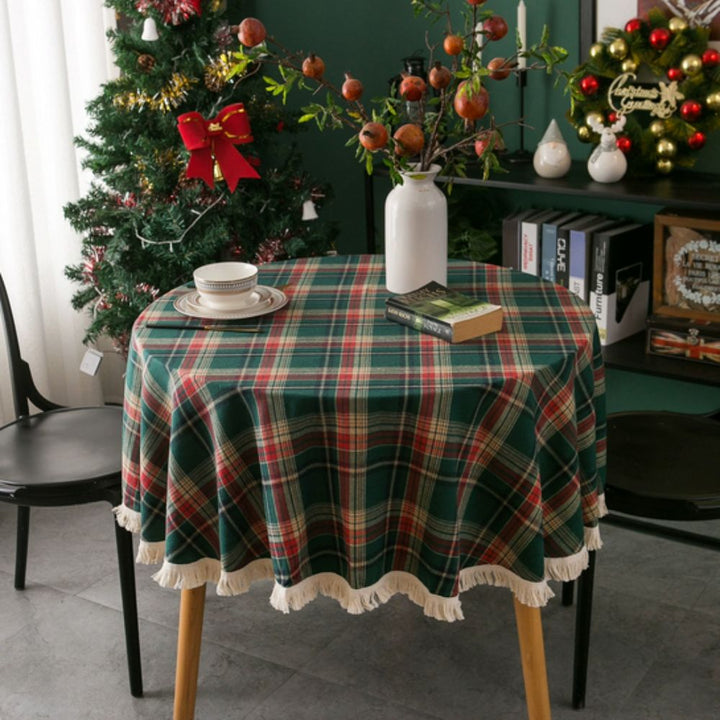 BowLift | Vintage Holiday Plaid Round Tablecloth