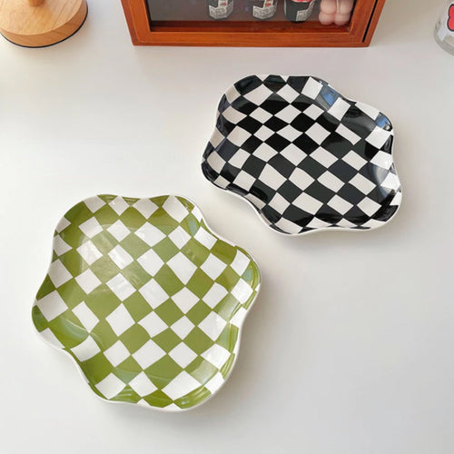 Wavy Edge Checkerboard Tray - Black, Green | Bowlift