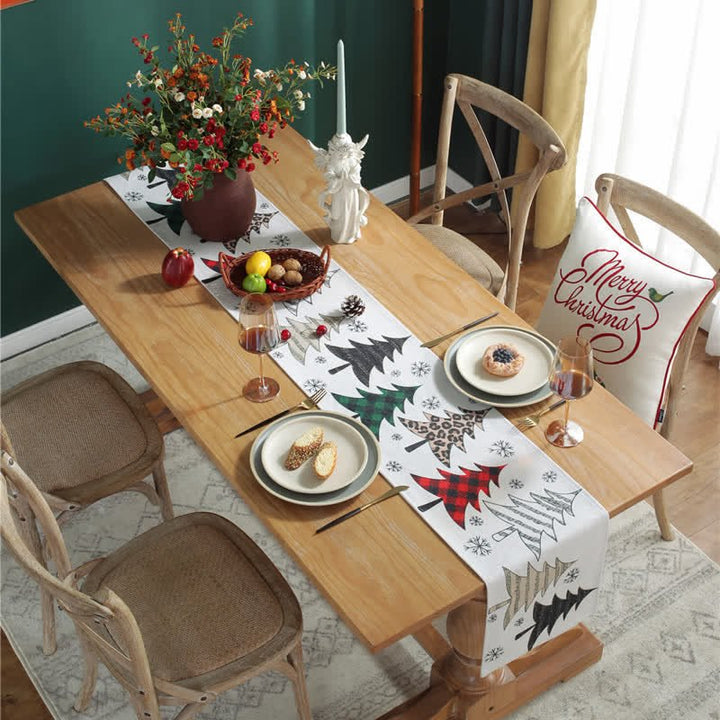 BowLift | Naturally inspired table runner with festive charm
