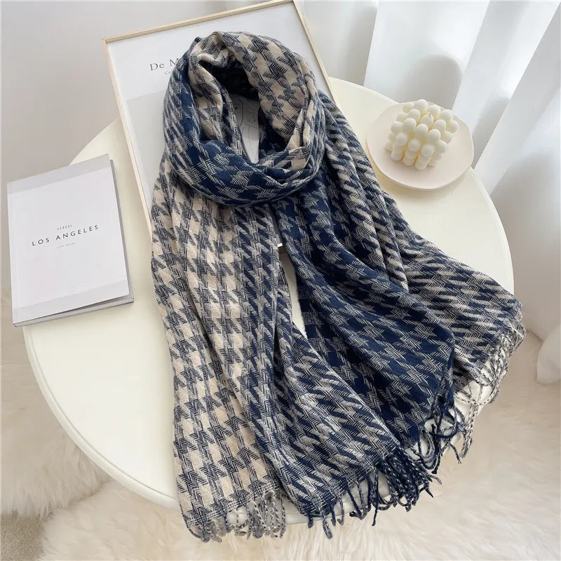 LuxeRuit Scarf - Elegant Winter Accessory for any Outfit Bowlift