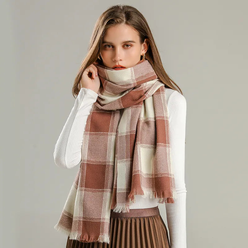 LuxeRuit Scarf - Elegant Winter Accessory for any Outfit Bowlift