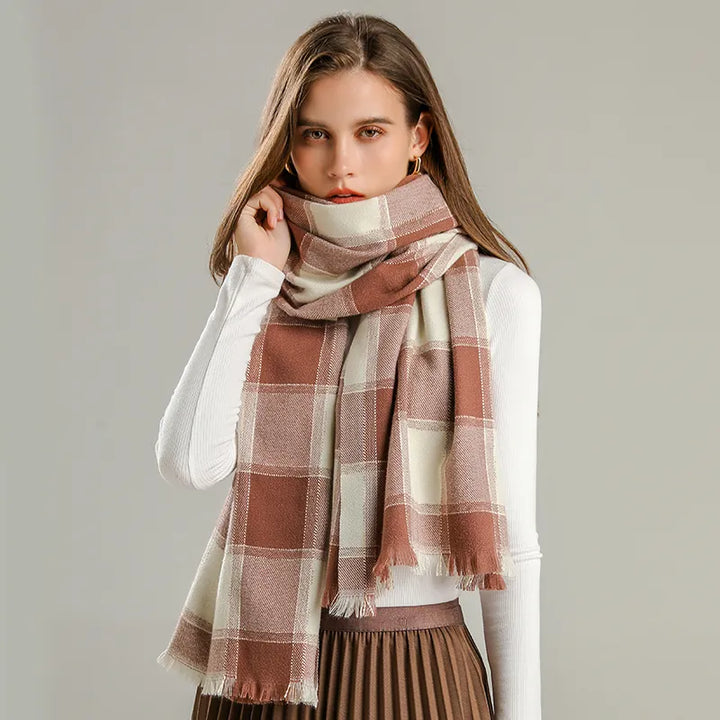 LuxeRuit Scarf - Elegant Winter Accessory for any Outfit Bowlift