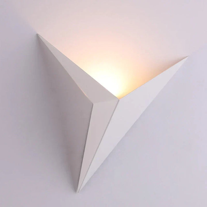 Modern Triangular Wall Lamp - TrigoLux | Bowlift