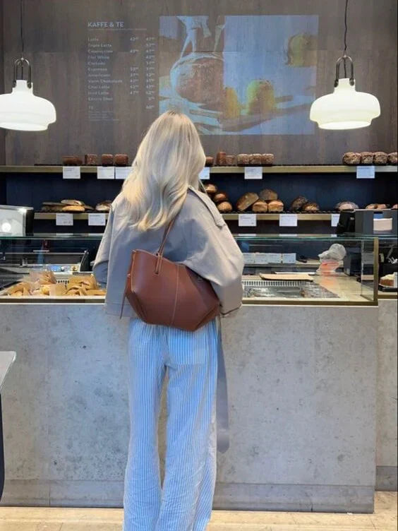 BowLift | Voss – Vintage Leather Shoulder Bag for Women | Spacious, Elegant & Timeless Design