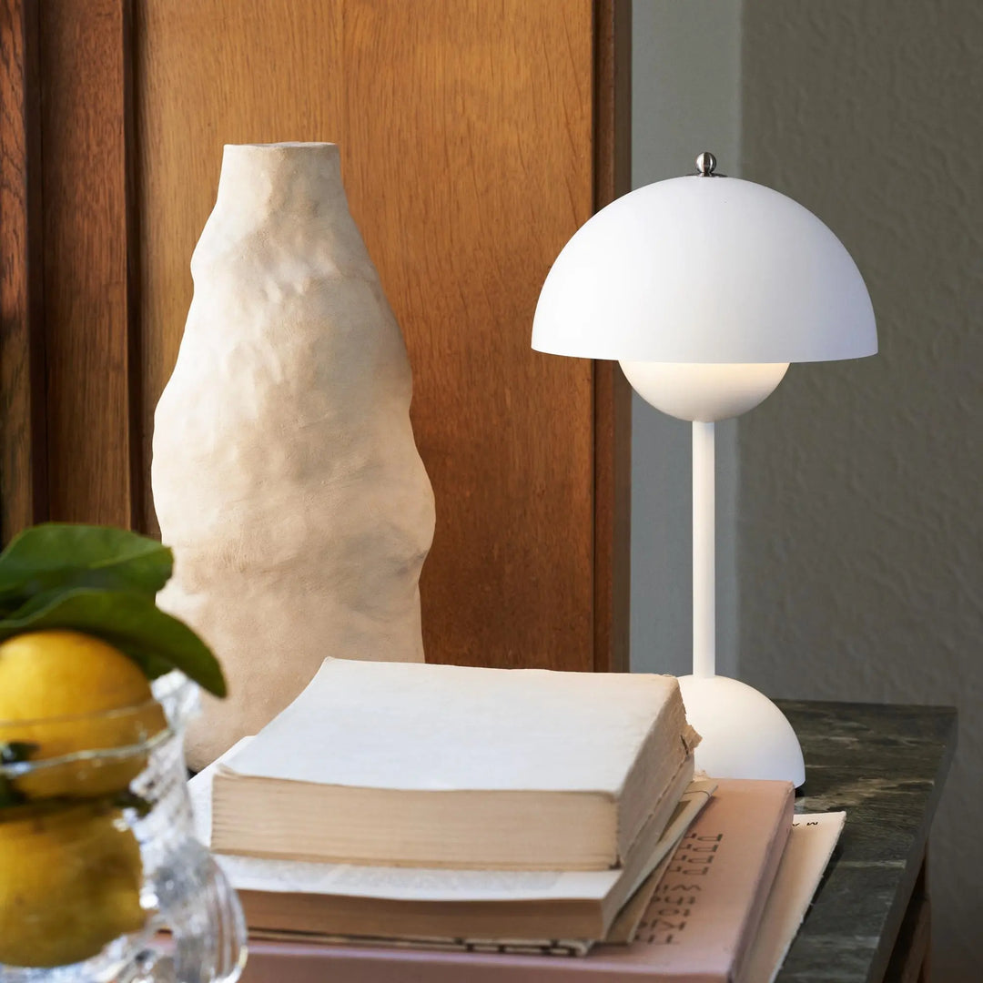 BowLift | LunarGlow - LED table lamp for a cozy interior