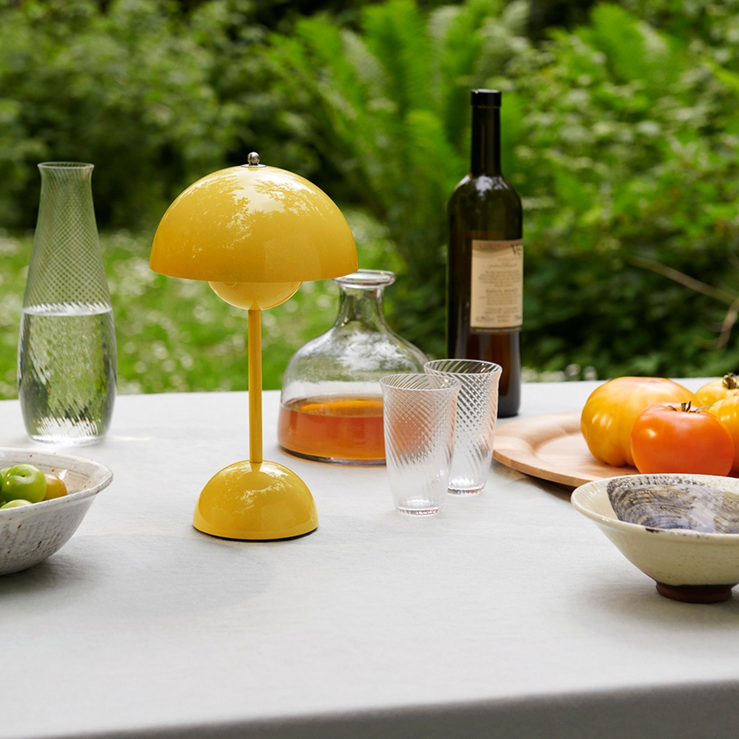 BowLift | Lunarglo | LED table lamp