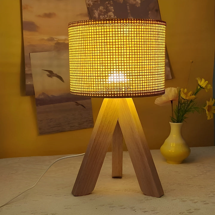 BowLift | Handmade Rattan Table Lamp with USB and LED - Stylish and Sustainable Design
