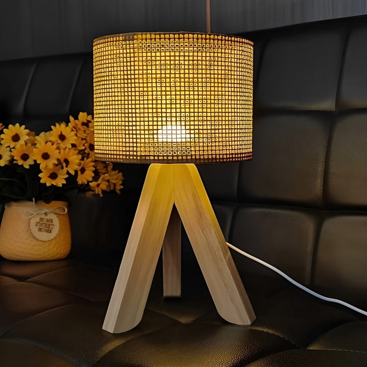 BowLift | Handmade Rattan Table Lamp with USB and LED - Stylish and Sustainable Design