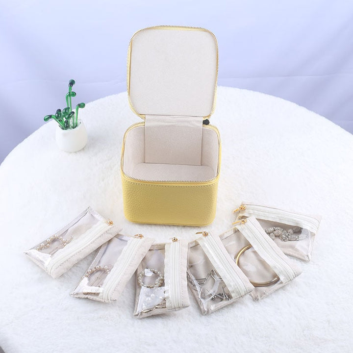 Jewelry box with 12 zipper compartments | Bowlift
