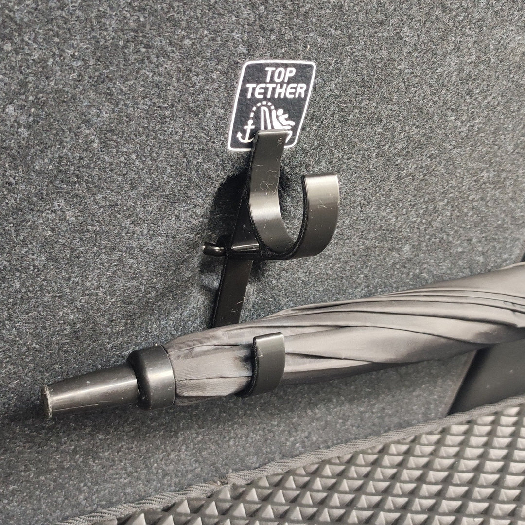 StormGrip — No more chaos in the car: Perfect order and dry feet at the touch of a button! | Bowlift