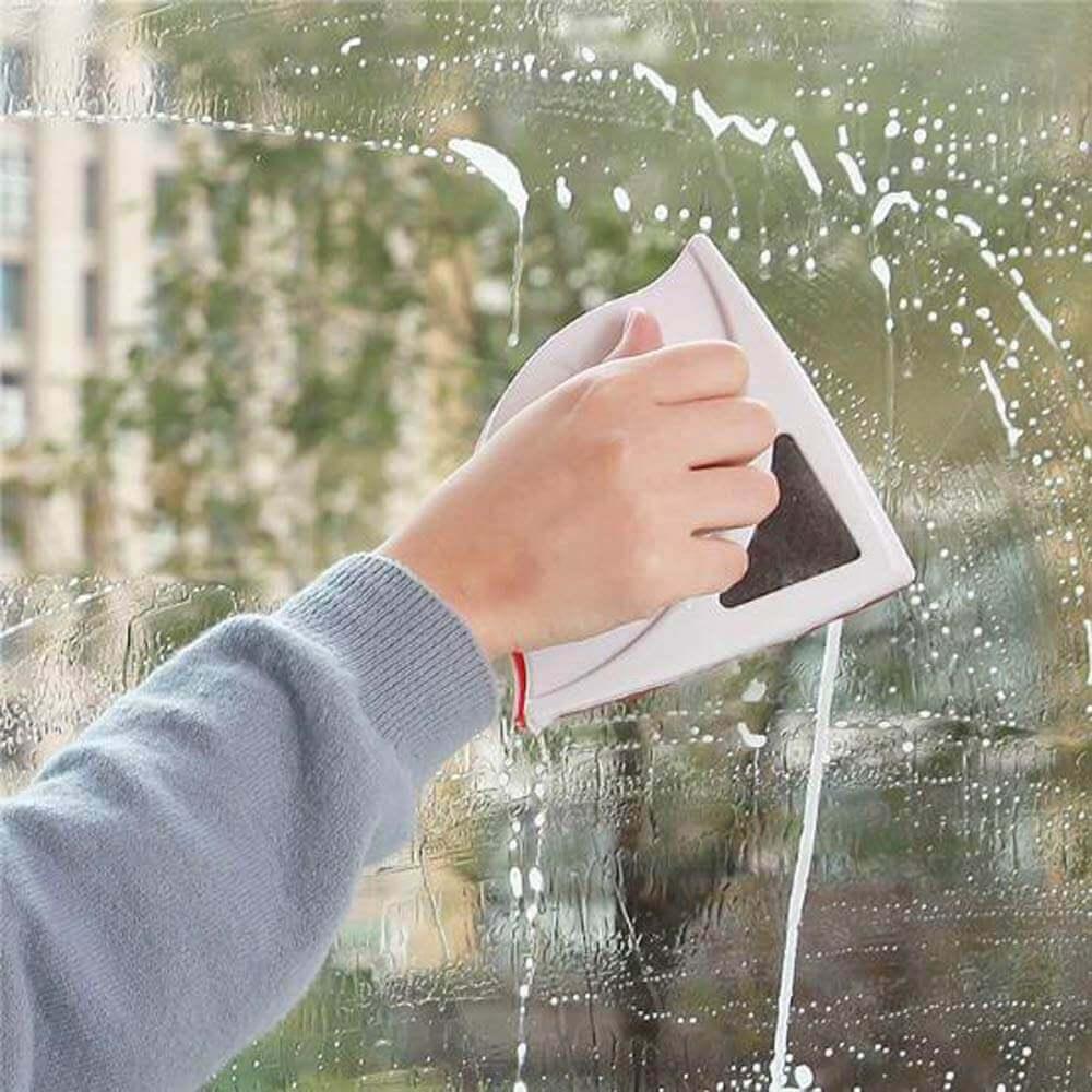 SwipeClean Magnetic Window Cleaner | Bowlift