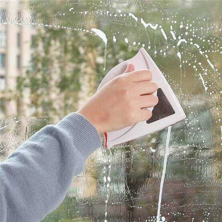 SwipeClean Magnetic Window Cleaner | Bowlift