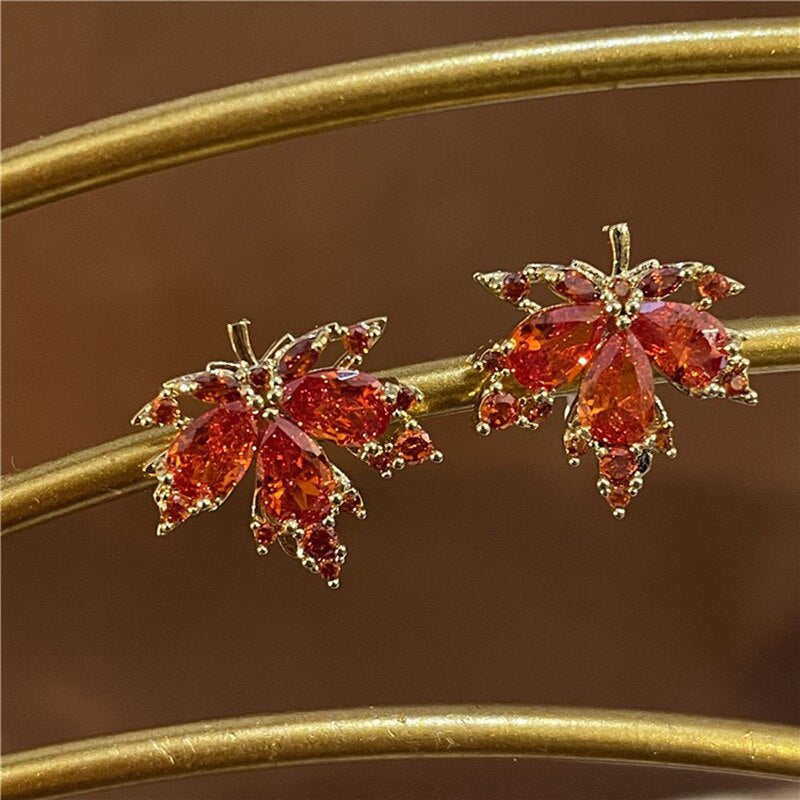 BowLift | Maple Leaf Charm Elegant Necklace