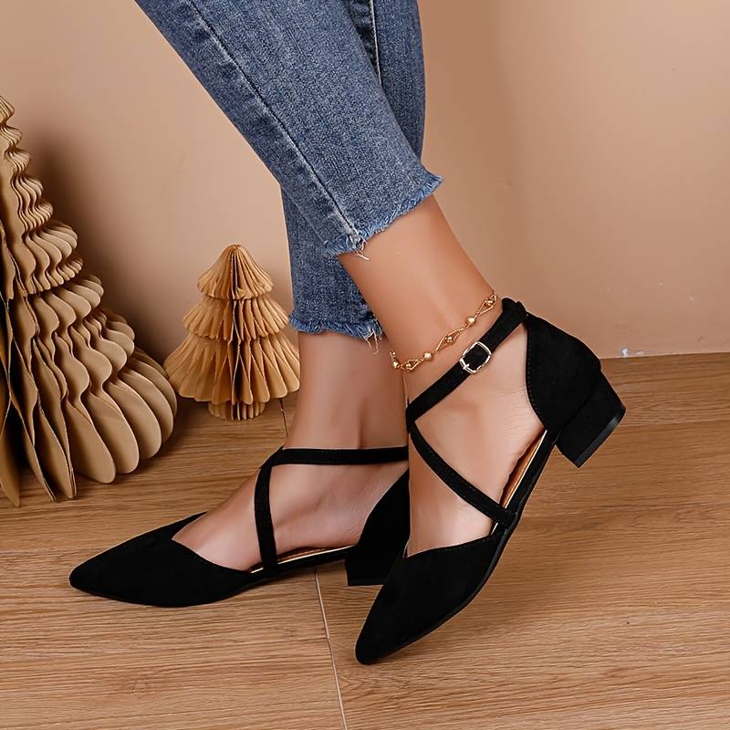 BowLift | Fashionable Flat Shoes in a Solid Color Design for Women