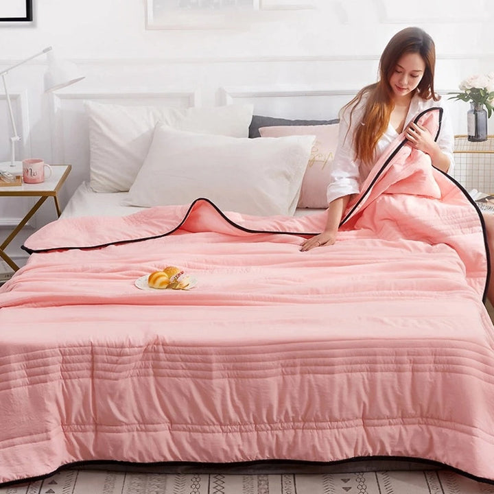 BowLift | KoudeKalm – Lightweight Cool Comforter for Hot Sleepers | Soft & Breathable