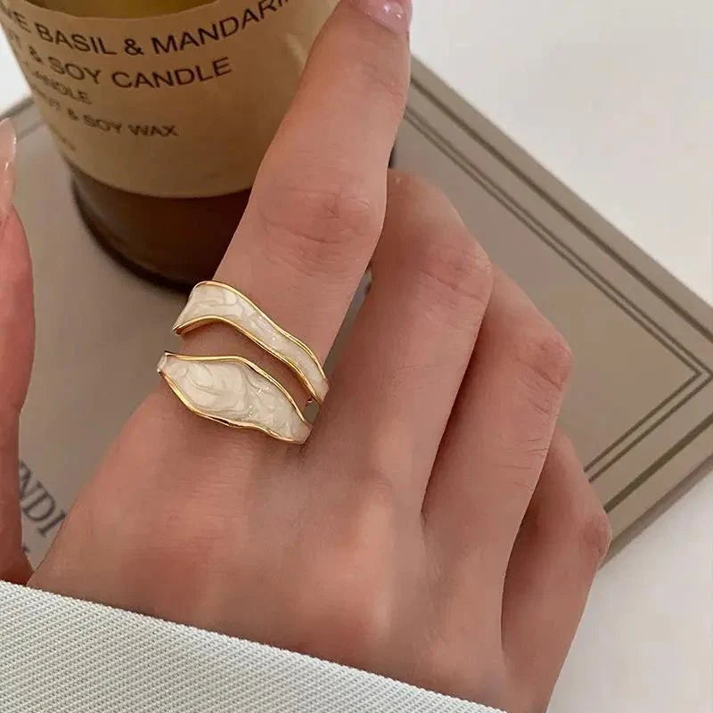 BowLift | Adjustable Luxury Gold Crevice Ring