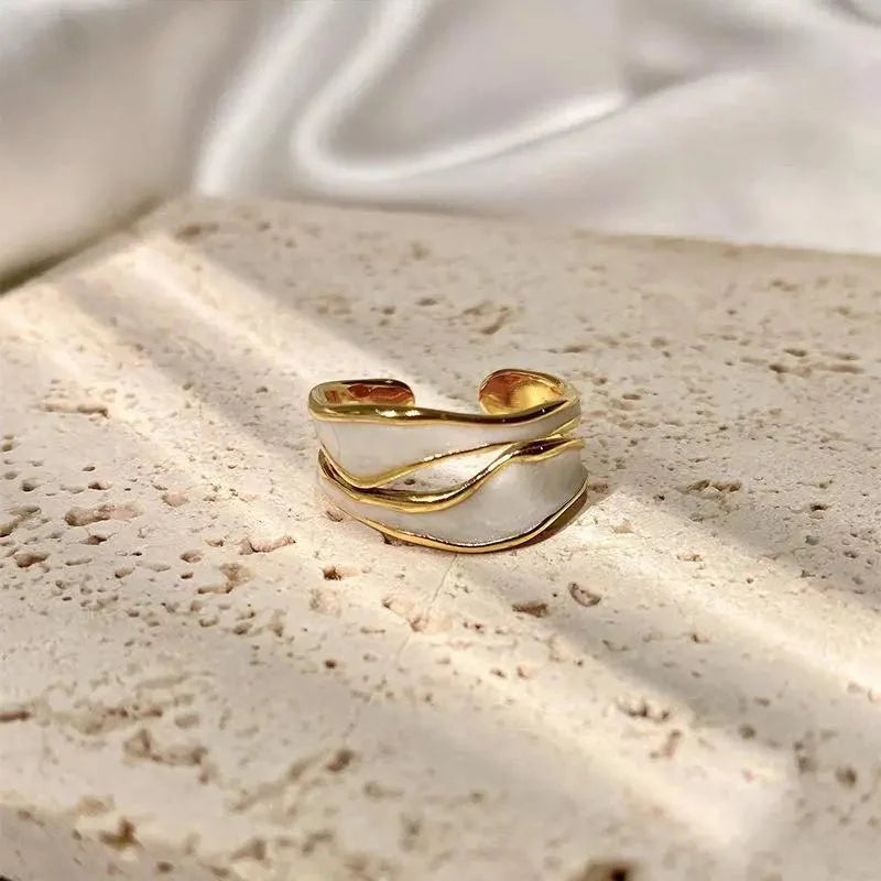 BowLift | Adjustable Luxury Gold Crevice Ring