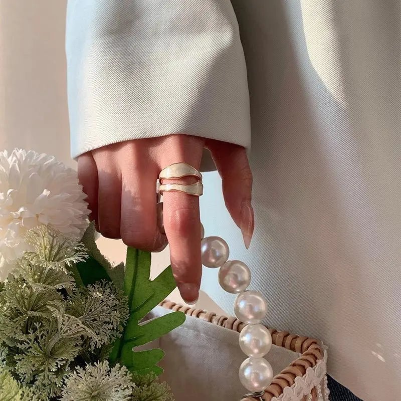 BowLift | Adjustable Luxury Gold Crevice Ring