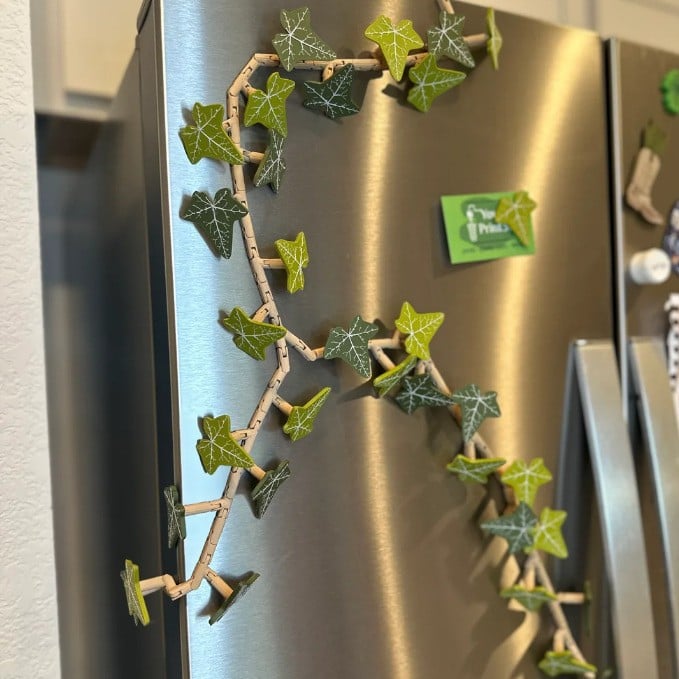 BowLift | 3D Printed Ivy Refrigerator Magnet — Realistic Plant Decoration with Strong Adhesion