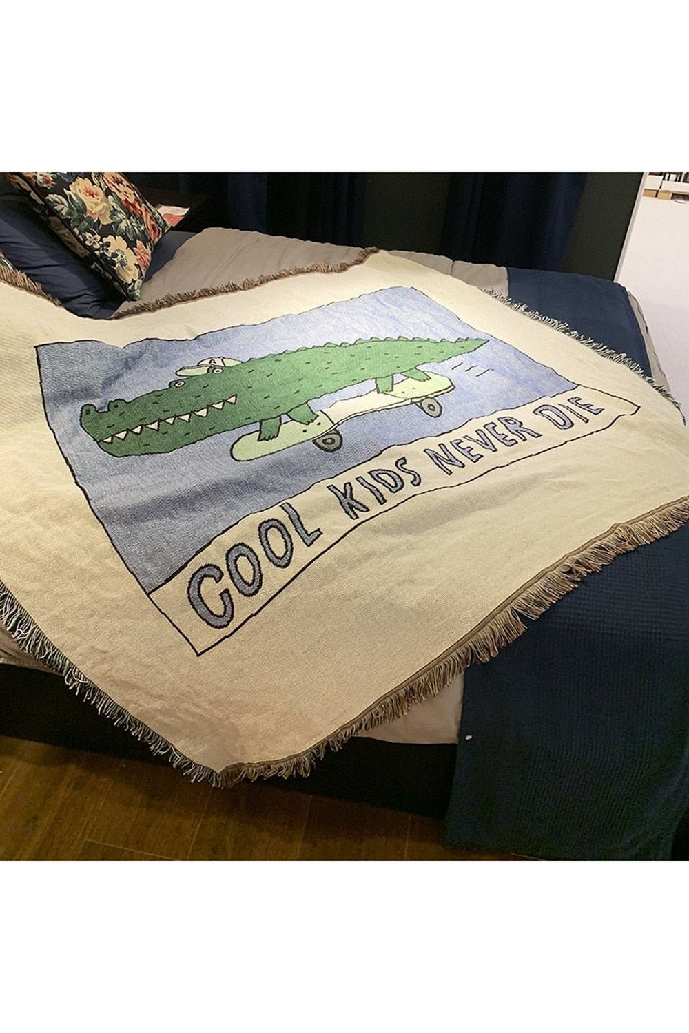 Crocodile Fun Blanket | Bowlift