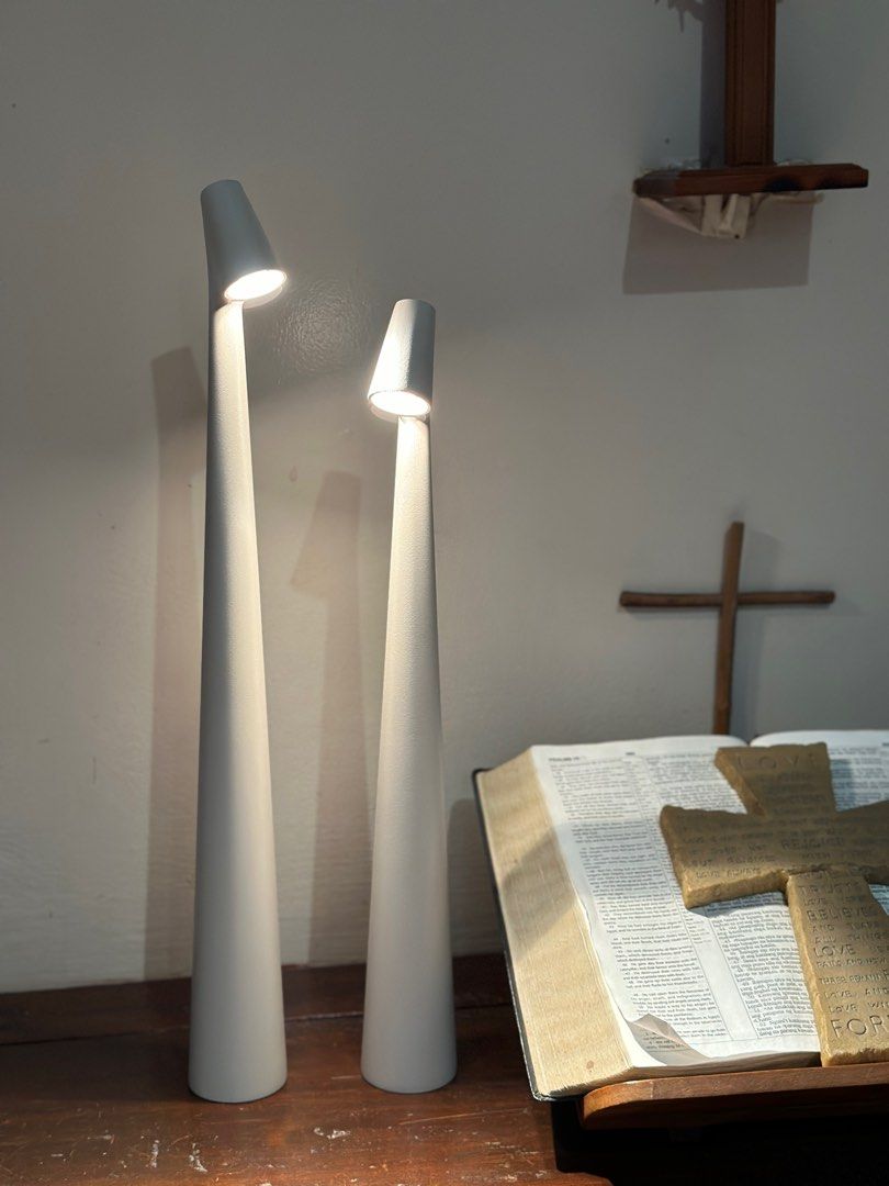 BowLift | Table Lamp Modern Red Metal LED Light