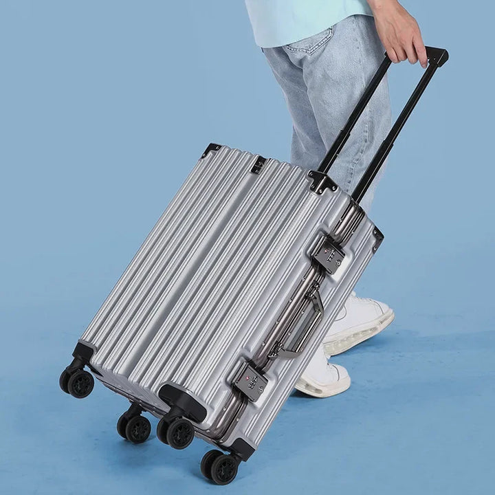 Aluminium frame hard shell suitcase – Geneva | Bowlift