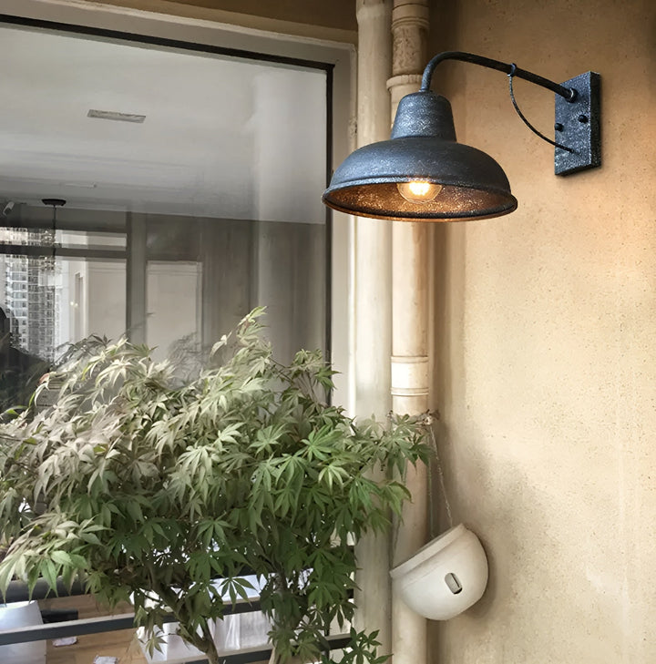BowLift | Rustic iron wall lamp - Vintage outdoor lighting