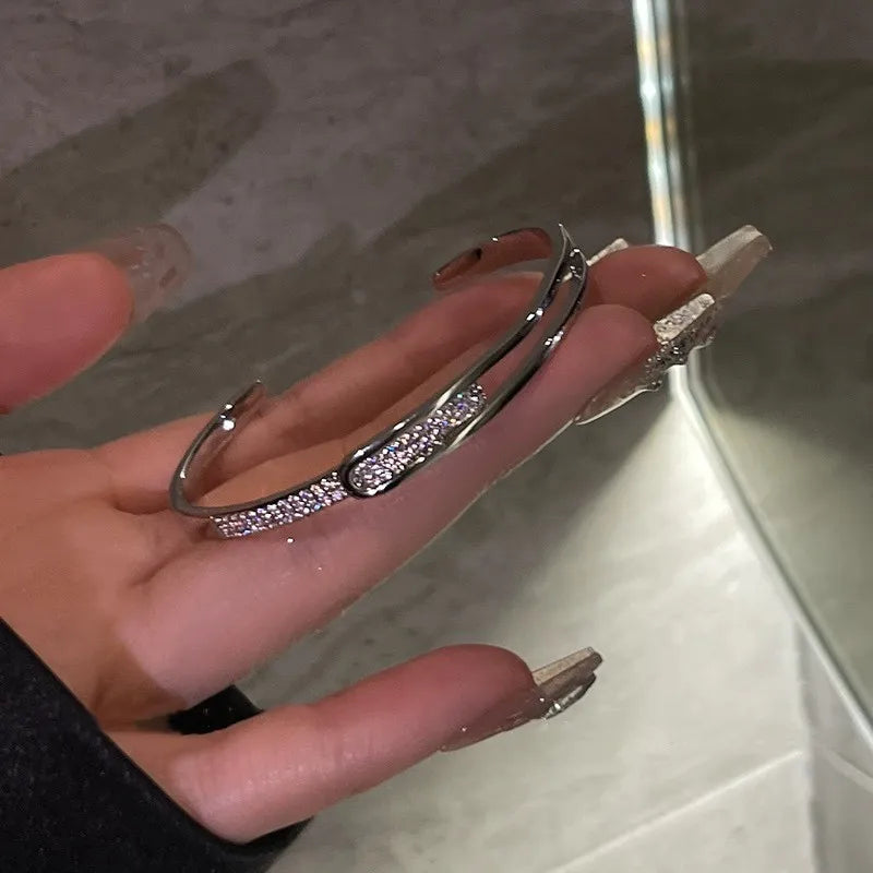BowLift | Open bracelet made of 925 sterling silver with zirconia